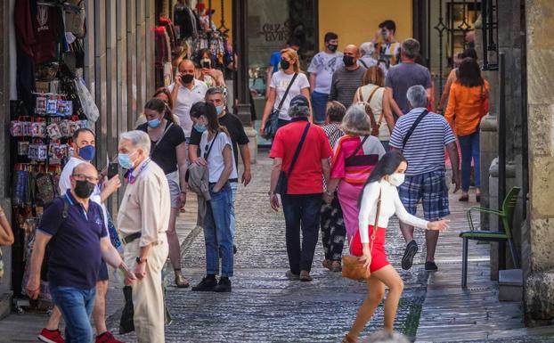 La Junta avisa de que los jóvenes de entre 20 y 29 años ya son mayoría en los hospitales y anuncia medidas