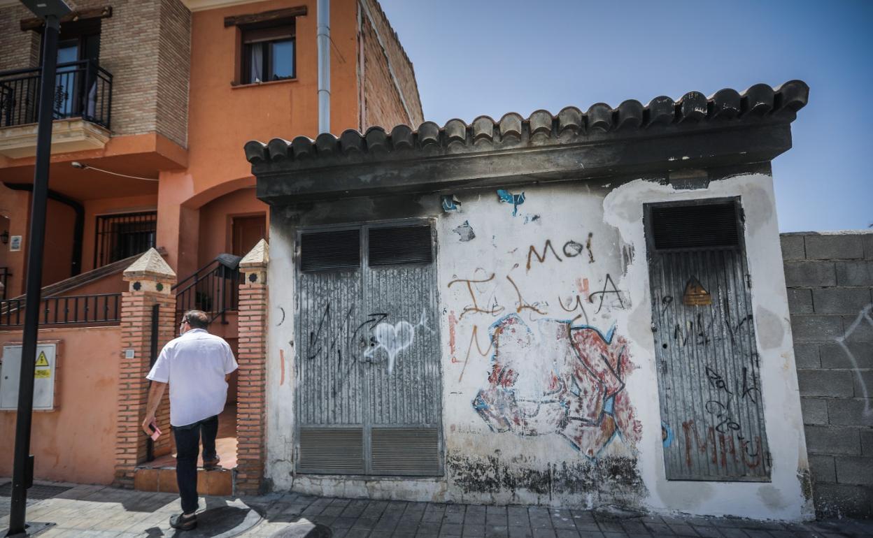 Imagen del transformador de Endesa que ardió la madrugada del lunes.