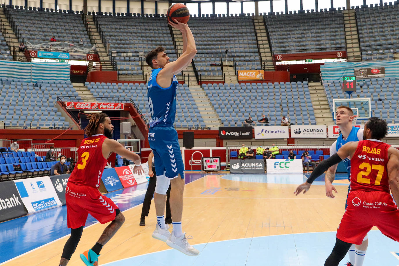 Suspensión de Pere Tomás ante UCAMMurcia, en un partido de la Liga Endesa.