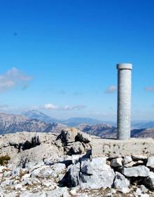 Imagen secundaria 2 - Un ascenso entre pinares por el Cerro del Buitre de Granada