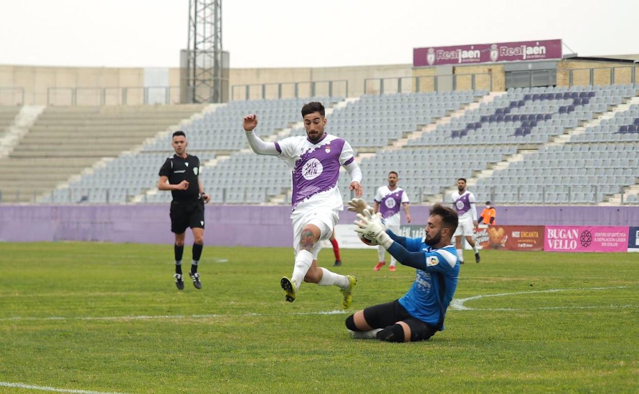 Fran Moreno ha renovado su contrato con el conjunto blanco. 