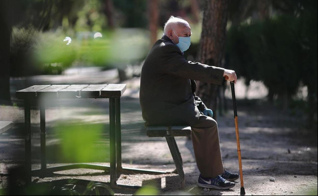 Andalucía exime de mascarilla obligatoria a usuarios de residencias con más del 80% vacunados