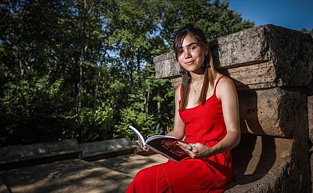 Lucía Alonso, en los jardínes de La Alhambra. 