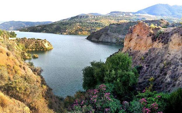 Imagen del pantano de Béznar en Granada. 