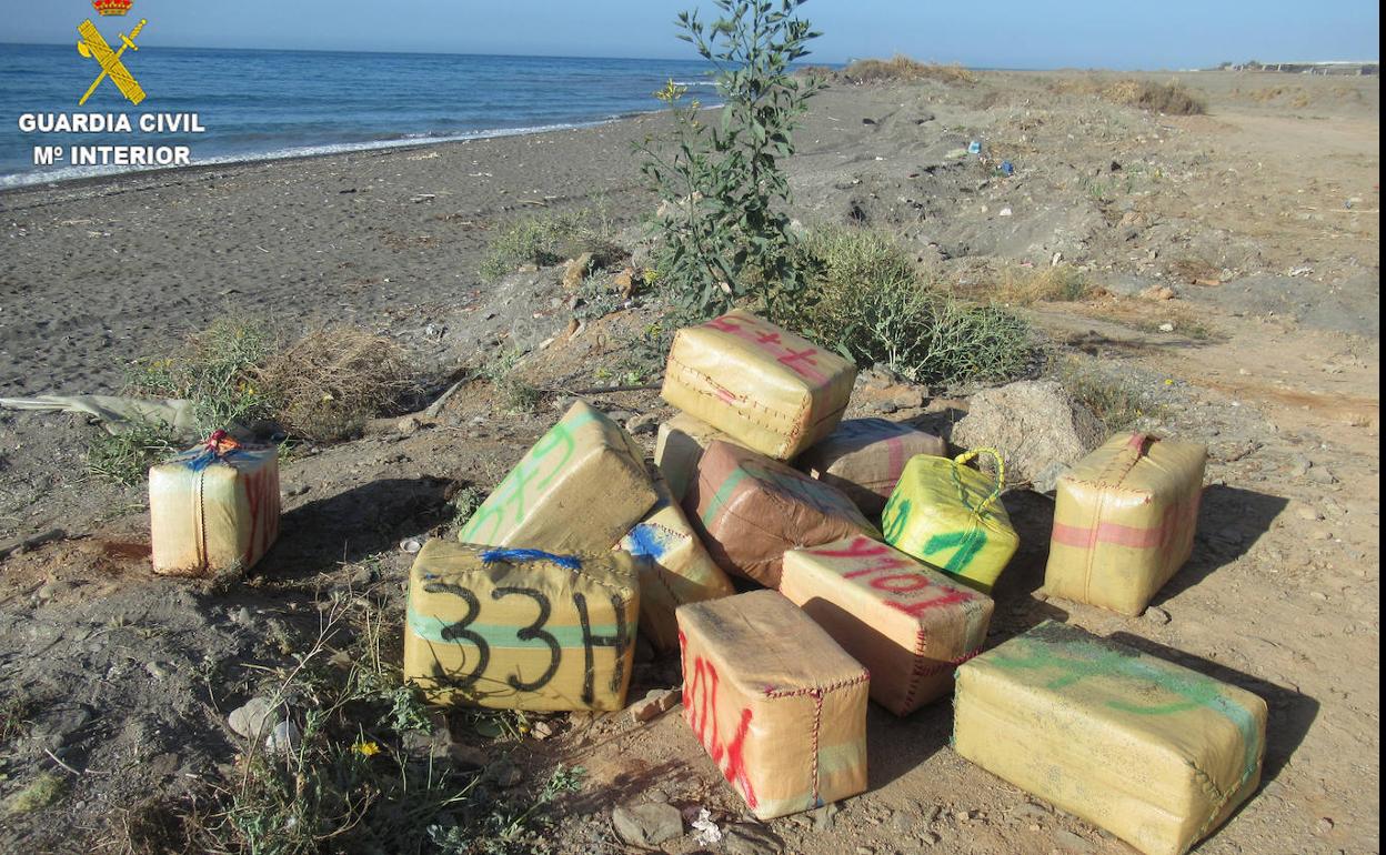 Los fardos de hachís en Albuñol. 