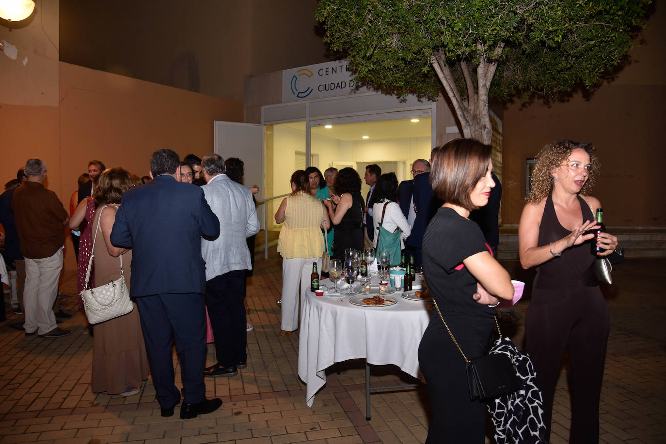 El Centro Cultural de Adra acogió este jueves una gala en la que se puso en valor al sector agroalimentario de la provincia de Almería