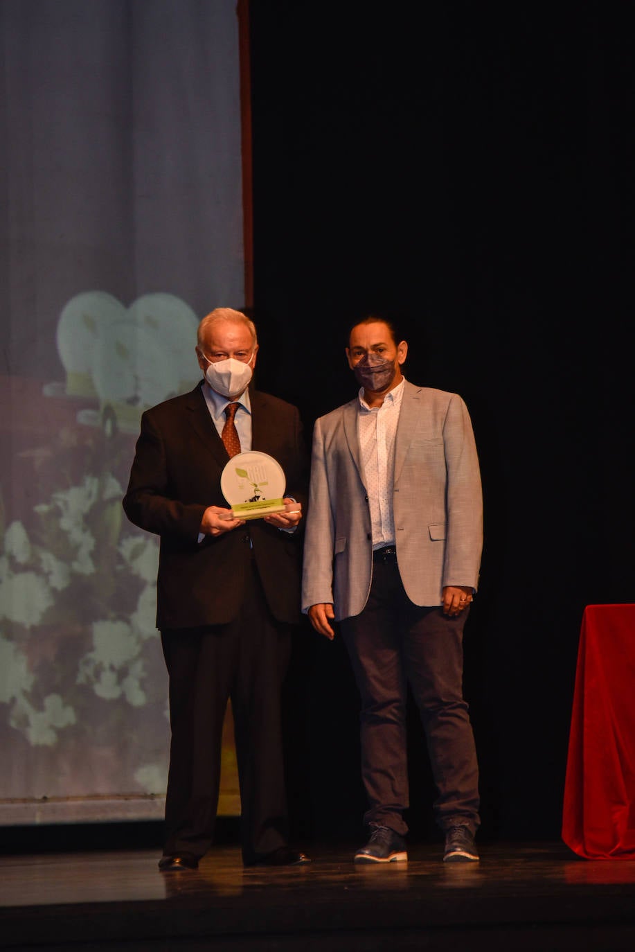 El Centro Cultural de Adra acogió este jueves una gala en la que se puso en valor al sector agroalimentario de la provincia de Almería