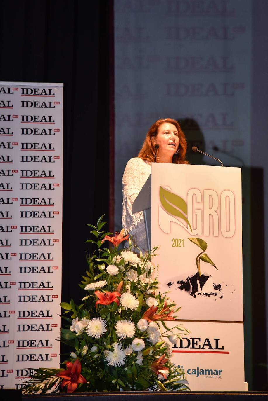 El Centro Cultural de Adra acogió este jueves una gala en la que se puso en valor al sector agroalimentario de la provincia de Almería