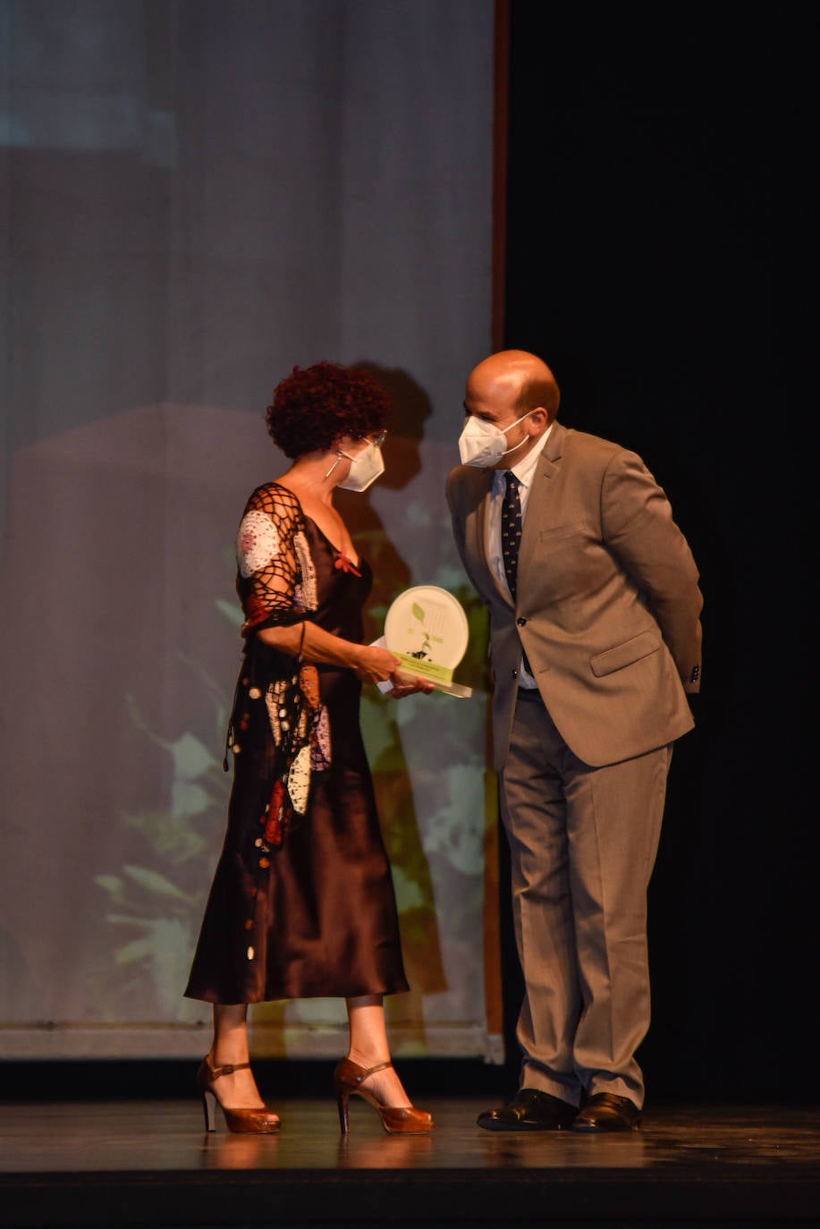 El Centro Cultural de Adra acogió este jueves una gala en la que se puso en valor al sector agroalimentario de la provincia de Almería