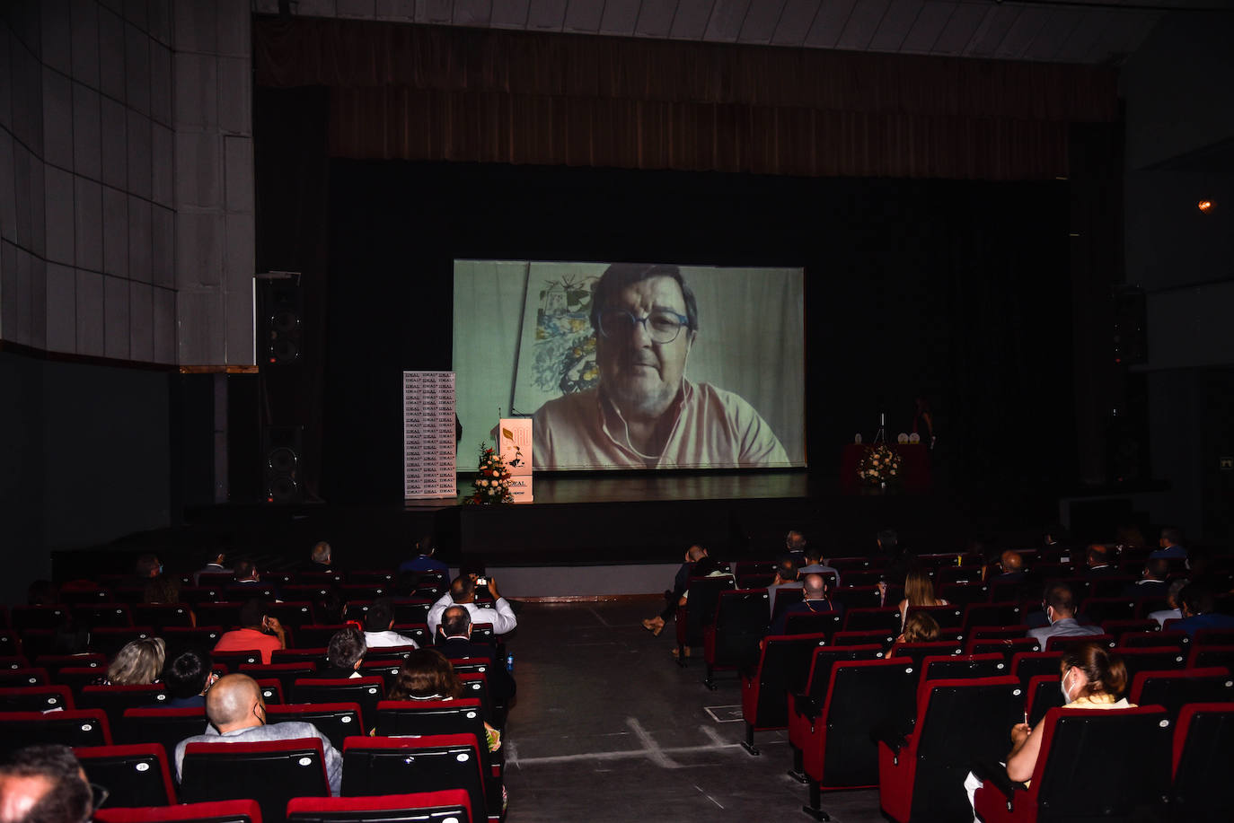 El Centro Cultural de Adra acogió este jueves una gala en la que se puso en valor al sector agroalimentario de la provincia de Almería
