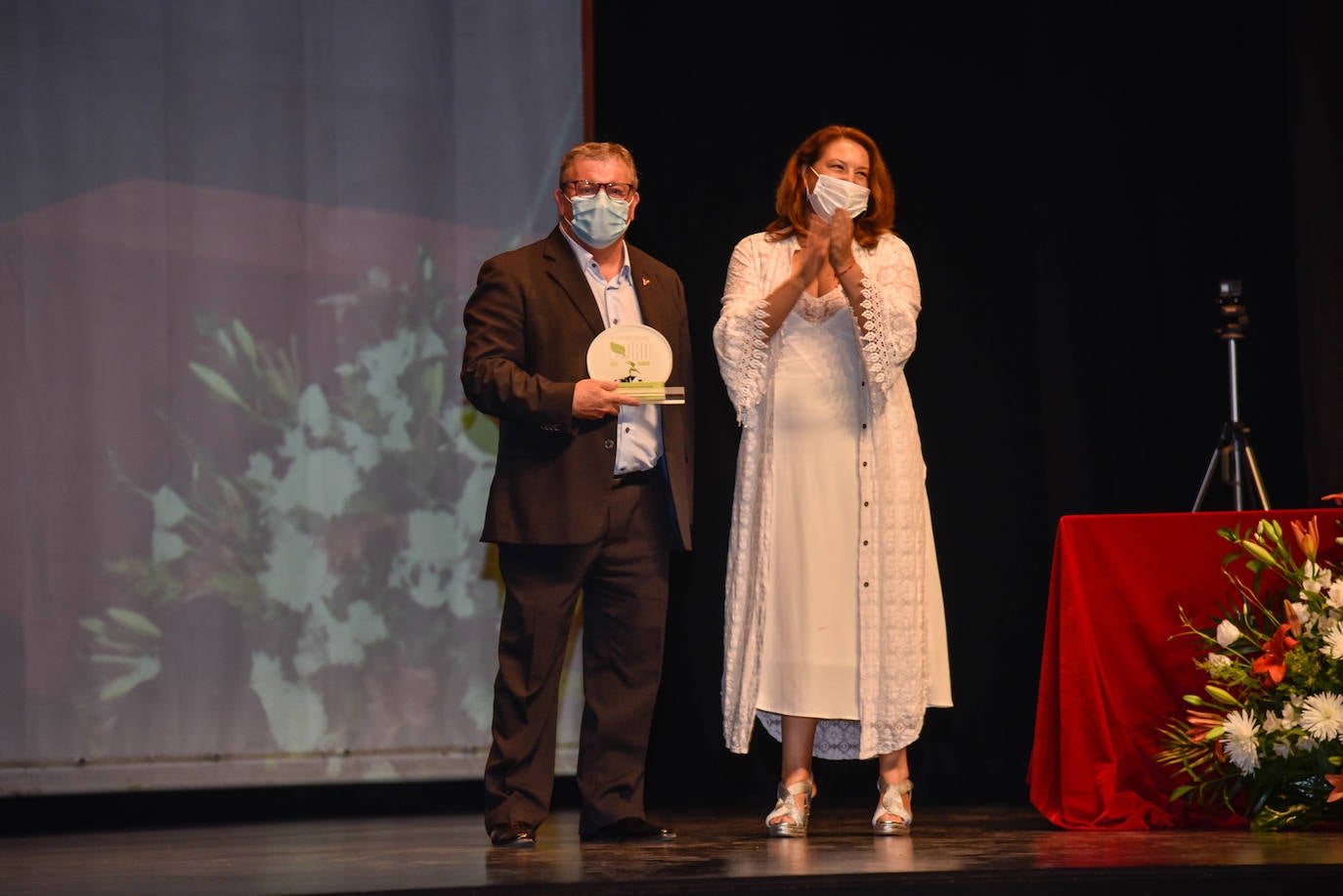 El Centro Cultural de Adra acogió este jueves una gala en la que se puso en valor al sector agroalimentario de la provincia de Almería