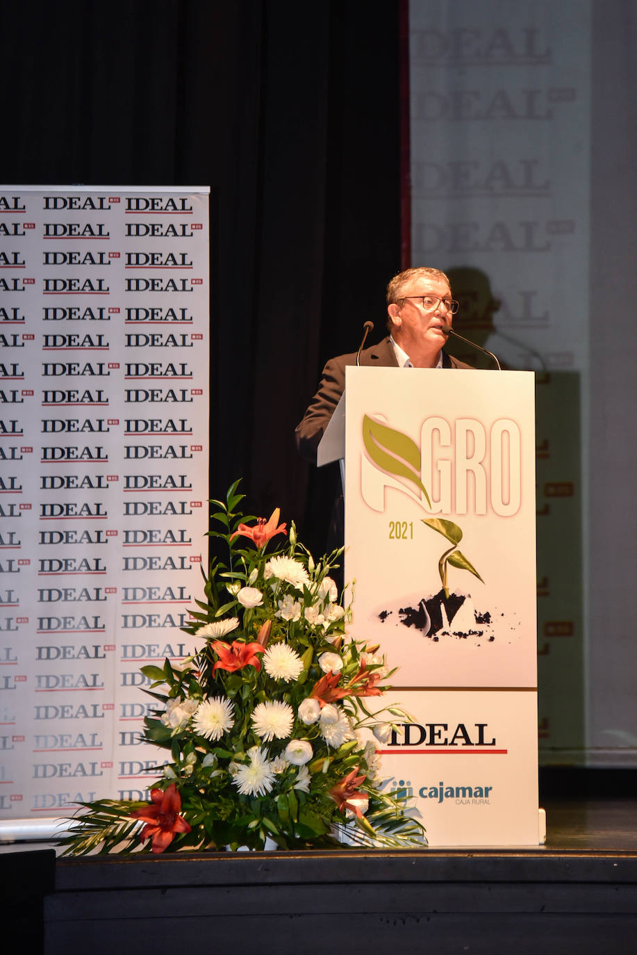 El Centro Cultural de Adra acogió este jueves una gala en la que se puso en valor al sector agroalimentario de la provincia de Almería