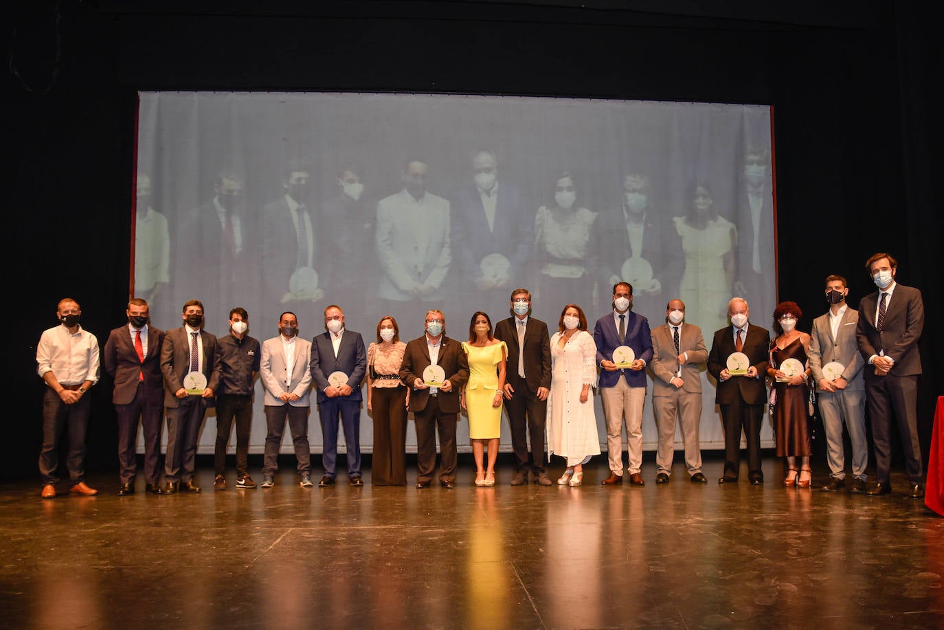 El Centro Cultural de Adra acogió este jueves una gala en la que se puso en valor al sector agroalimentario de la provincia de Almería