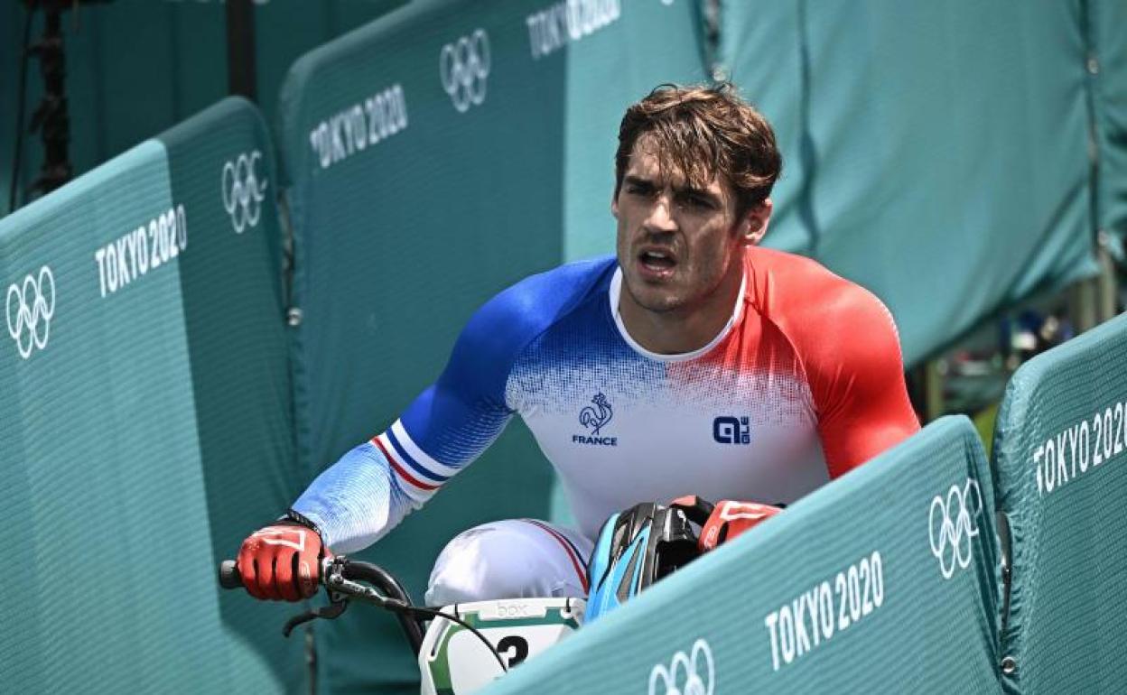 El ciclista francés de BMX Sylvain Andre, en zona mixta en Tokio. 