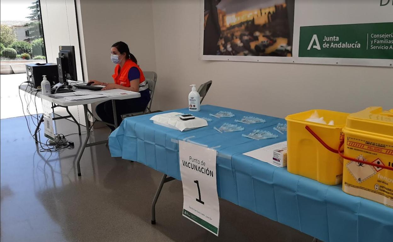 Punto de vacunación en el Museo Íbero de la capital jienense. 