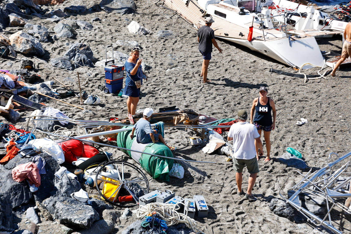 Así ha quedado la embarcación tras la pasada noche