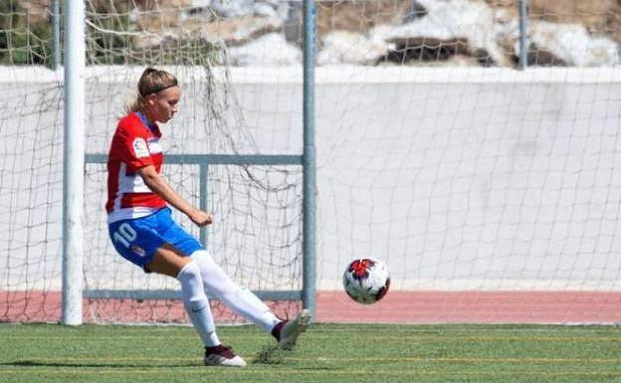 El Granada Femenino anuncia tres renovaciones en un mismo día