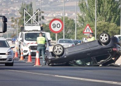 Imagen secundaria 1 - Accidente en la Circunvalación.