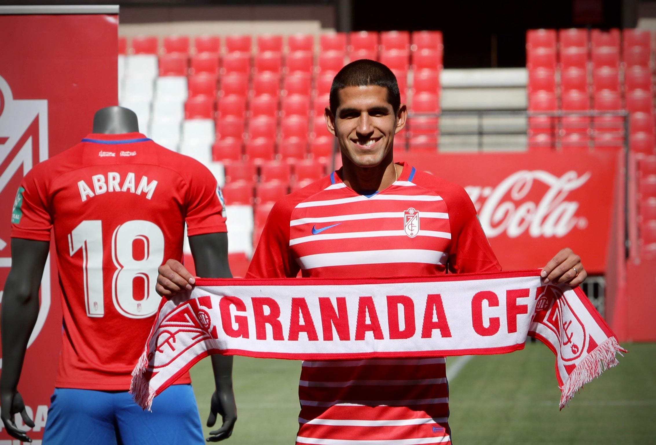 El peruano se ha vestido de rojiblanco en Los Cármenes