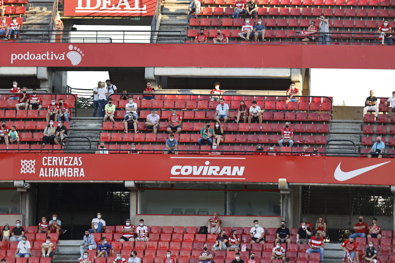 La afición vuelve a disfrutar de los partidos del Granada CF