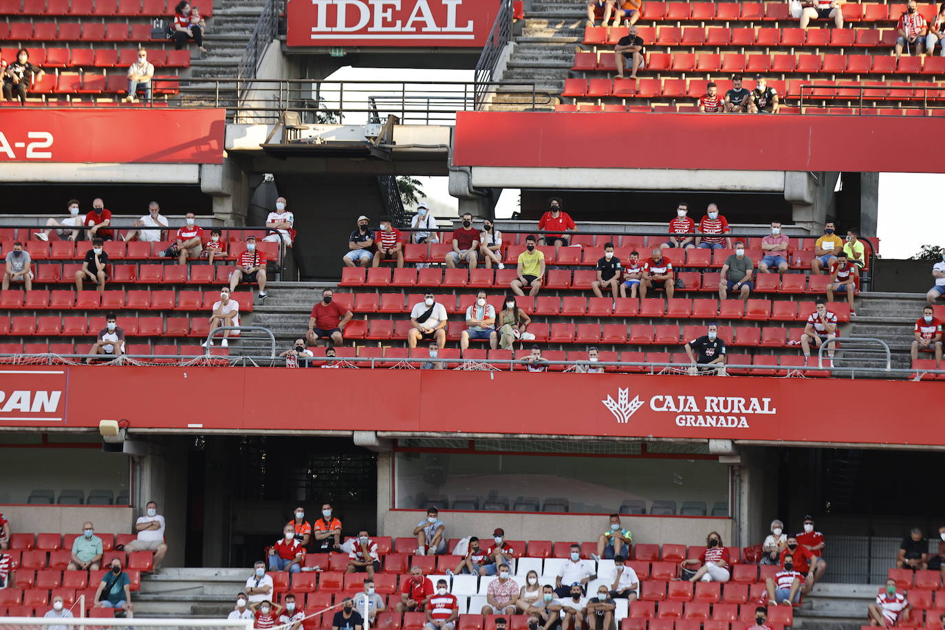 La afición vuelve a disfrutar de los partidos del Granada CF