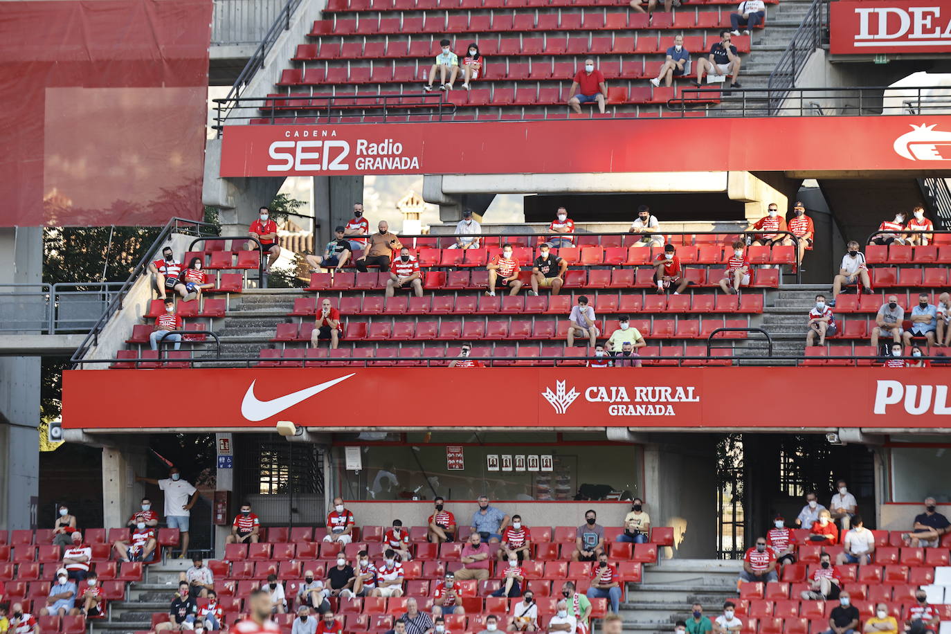 La afición vuelve a disfrutar de los partidos del Granada CF