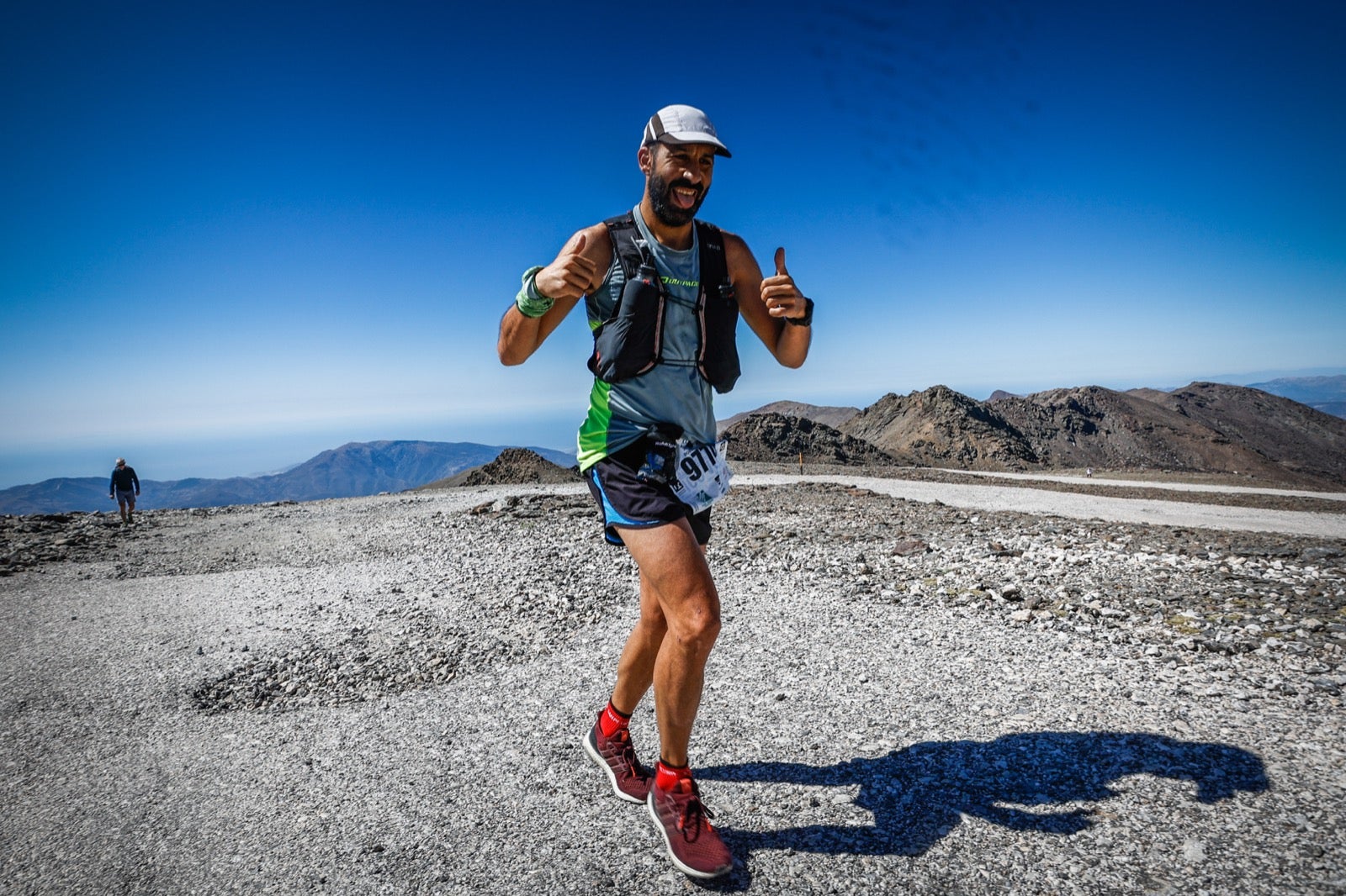 Los corredores han recorrido los 48,7 kilómetros entre Granada y el Veleta en la más emblemática carrera del calendario deportivo del verano en Sierra Nevada