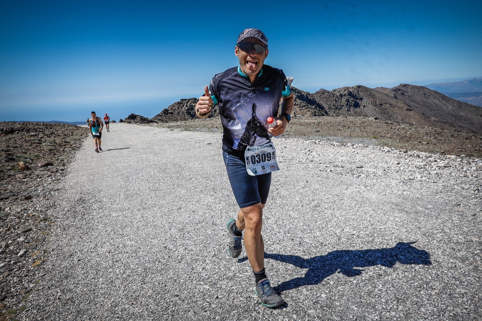 Los corredores han recorrido los 48,7 kilómetros entre Granada y el Veleta en la más emblemática carrera del calendario deportivo del verano en Sierra Nevada