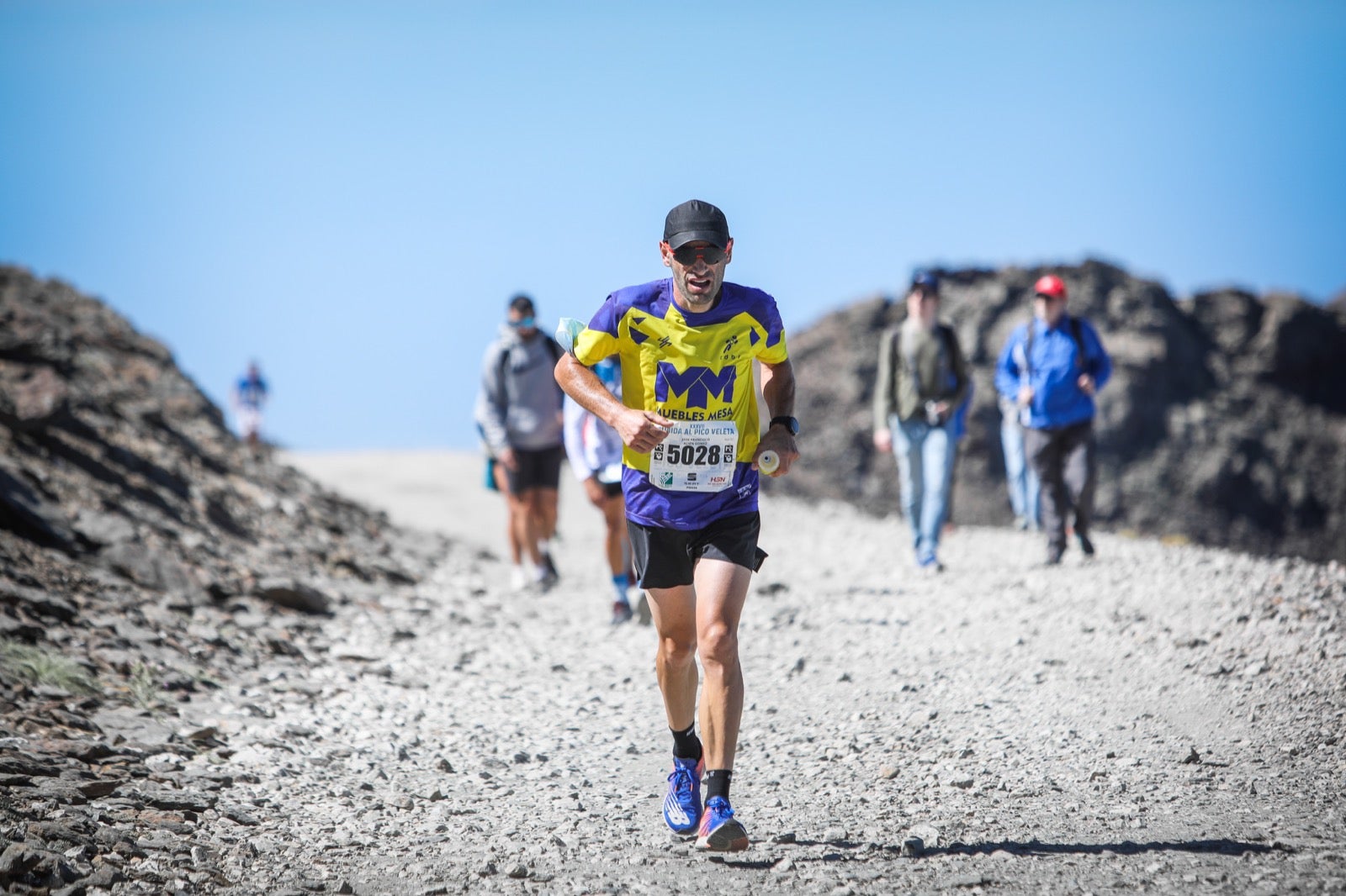 Los corredores han recorrido los 48,7 kilómetros entre Granada y el Veleta en la más emblemática carrera del calendario deportivo del verano en Sierra Nevada