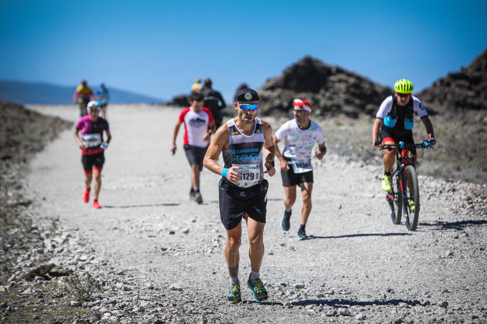 Los corredores han recorrido los 48,7 kilómetros entre Granada y el Veleta en la más emblemática carrera del calendario deportivo del verano en Sierra Nevada