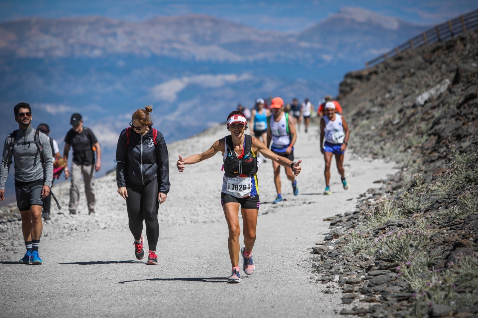 Los corredores han recorrido los 48,7 kilómetros entre Granada y el Veleta en la más emblemática carrera del calendario deportivo del verano en Sierra Nevada