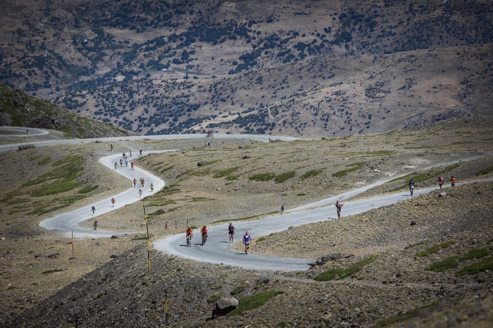 Los corredores han recorrido los 48,7 kilómetros entre Granada y el Veleta en la más emblemática carrera del calendario deportivo del verano en Sierra Nevada