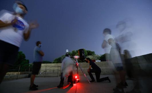 El taller se estructura en una charla y la sesión de observación. 