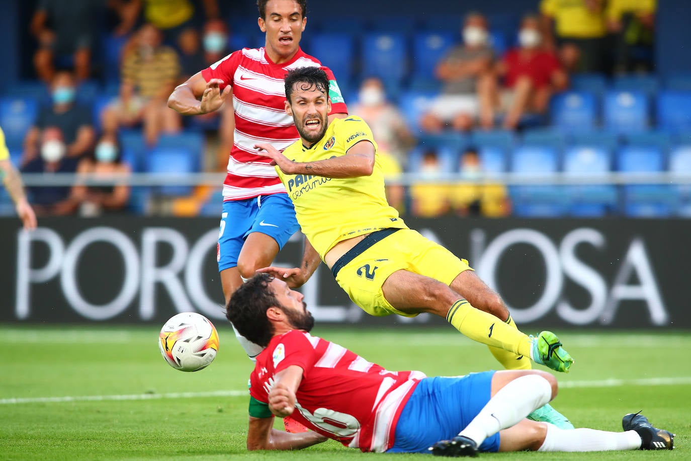 Fotos: Las mejores imágenes del encuentro entre el Villareal y el Granada