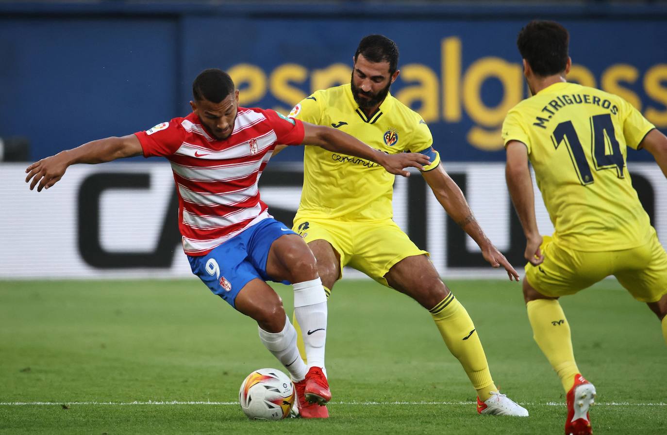 Fotos: Las mejores imágenes del encuentro entre el Villareal y el Granada