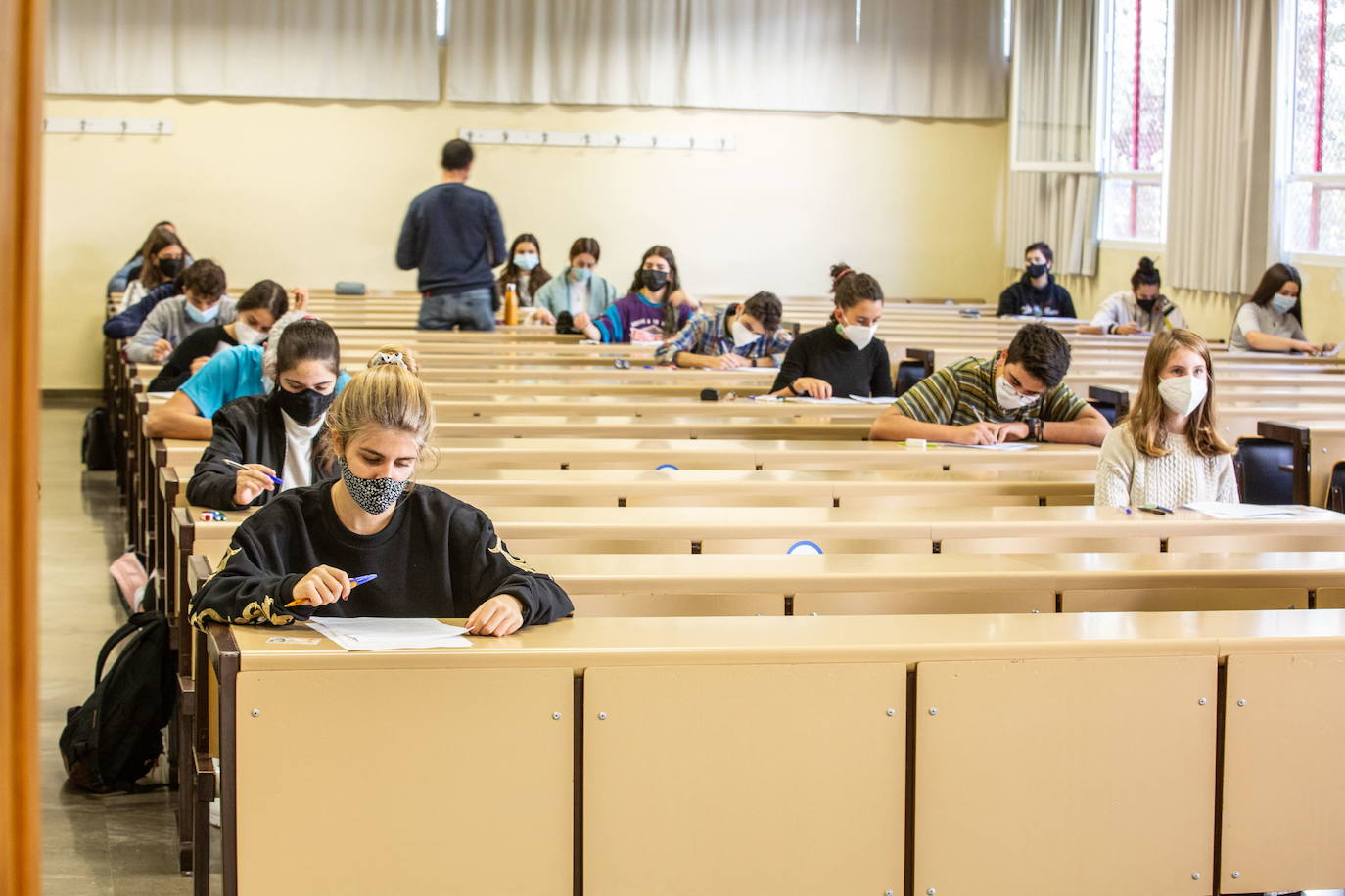 Alumnos de la UGR en un aula.