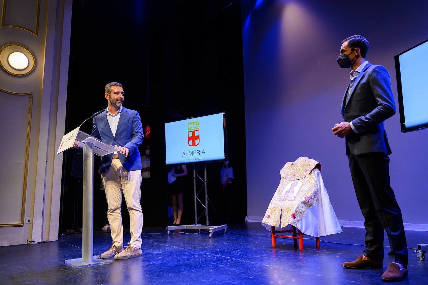 El Capote de Paseo de Maestra Nati, el premio a Paco Ureña.