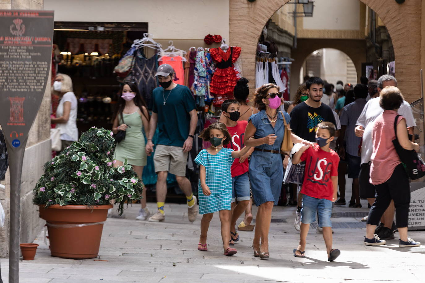Visitantes en el centro de la capital, el pasado mes de julio. 