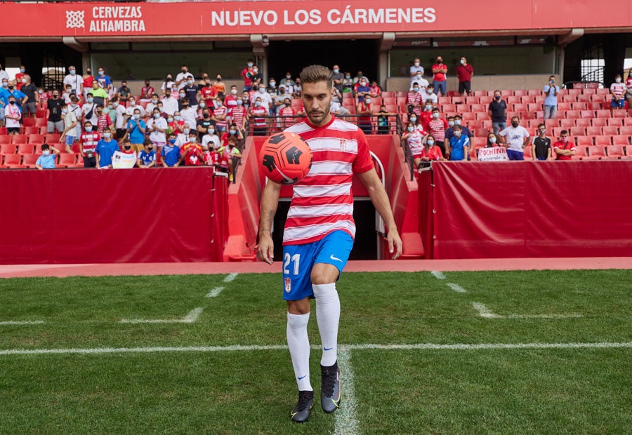 Así ha sido la presentación del nuevo fichaje del Granada CF
