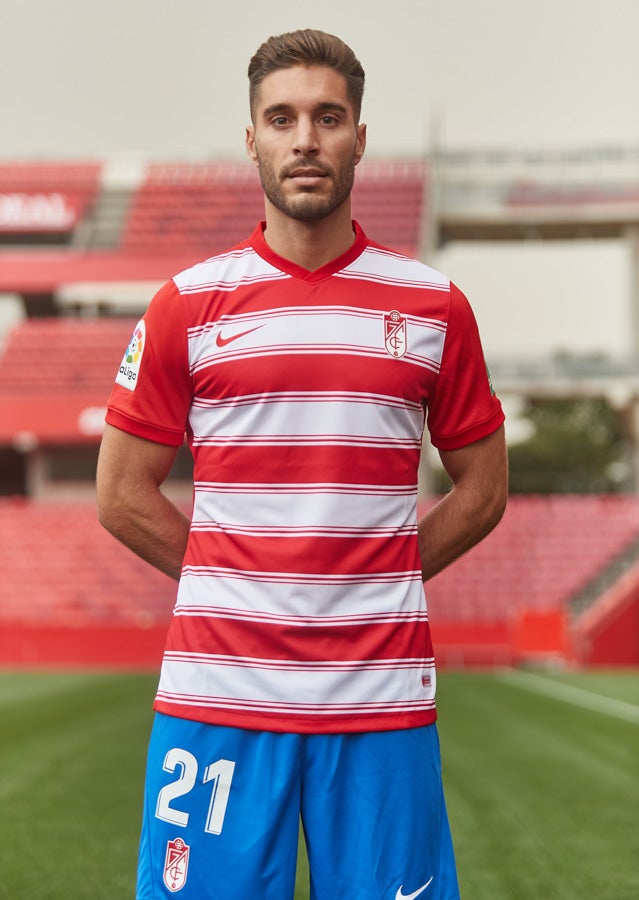 Así ha sido la presentación del nuevo fichaje del Granada CF