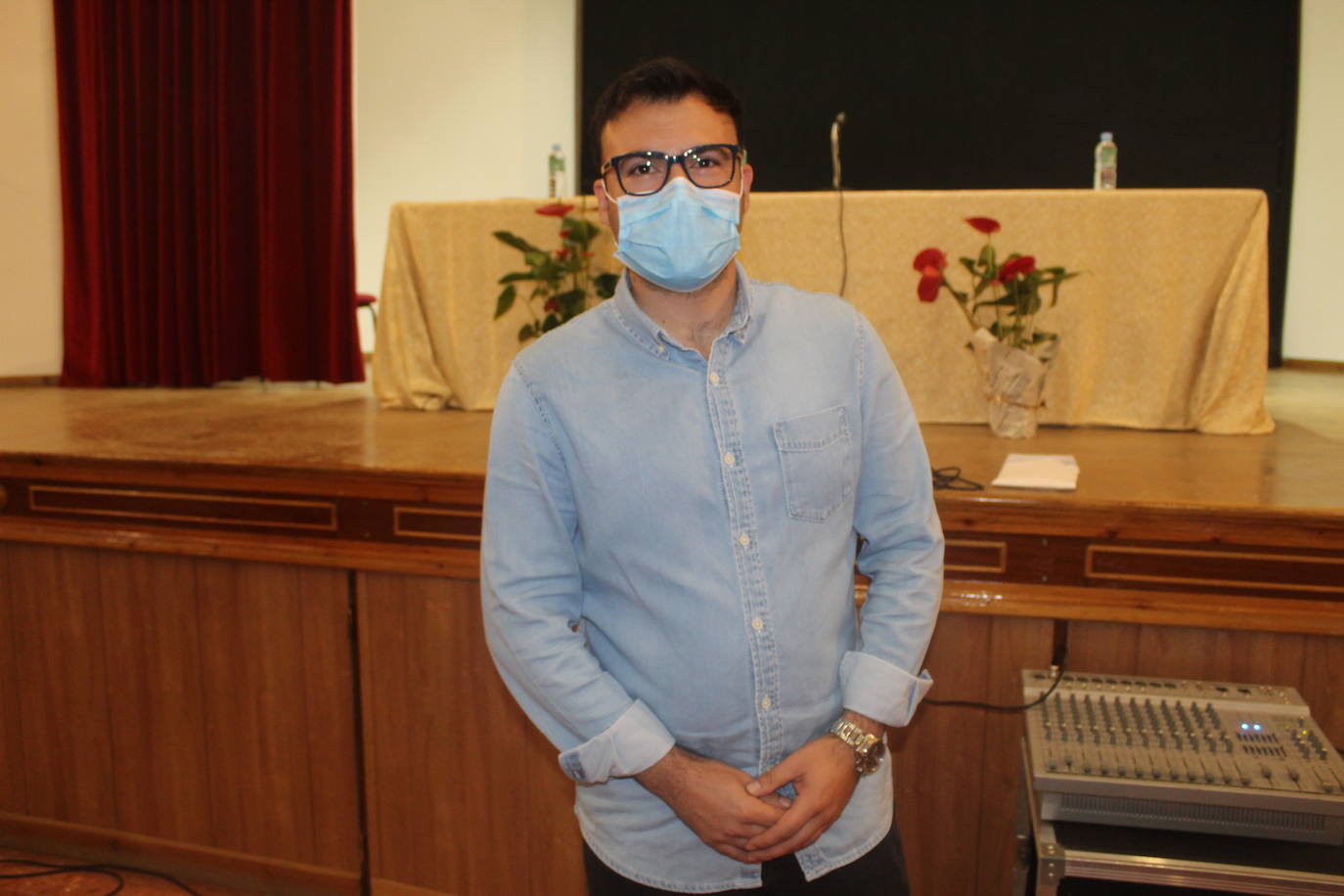 José Luis Vilchez posa para la entrevista con IDEAL. 