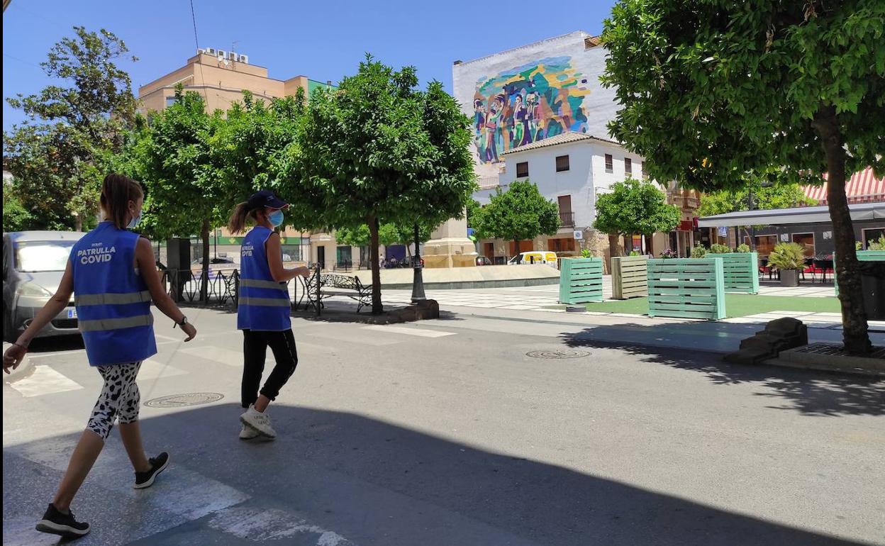 Trabajadoras de la denominada patrulla covid en Bailén. 