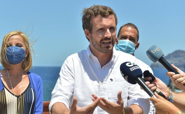 Pablo Casado, este jueves en la isla de El Hierro.