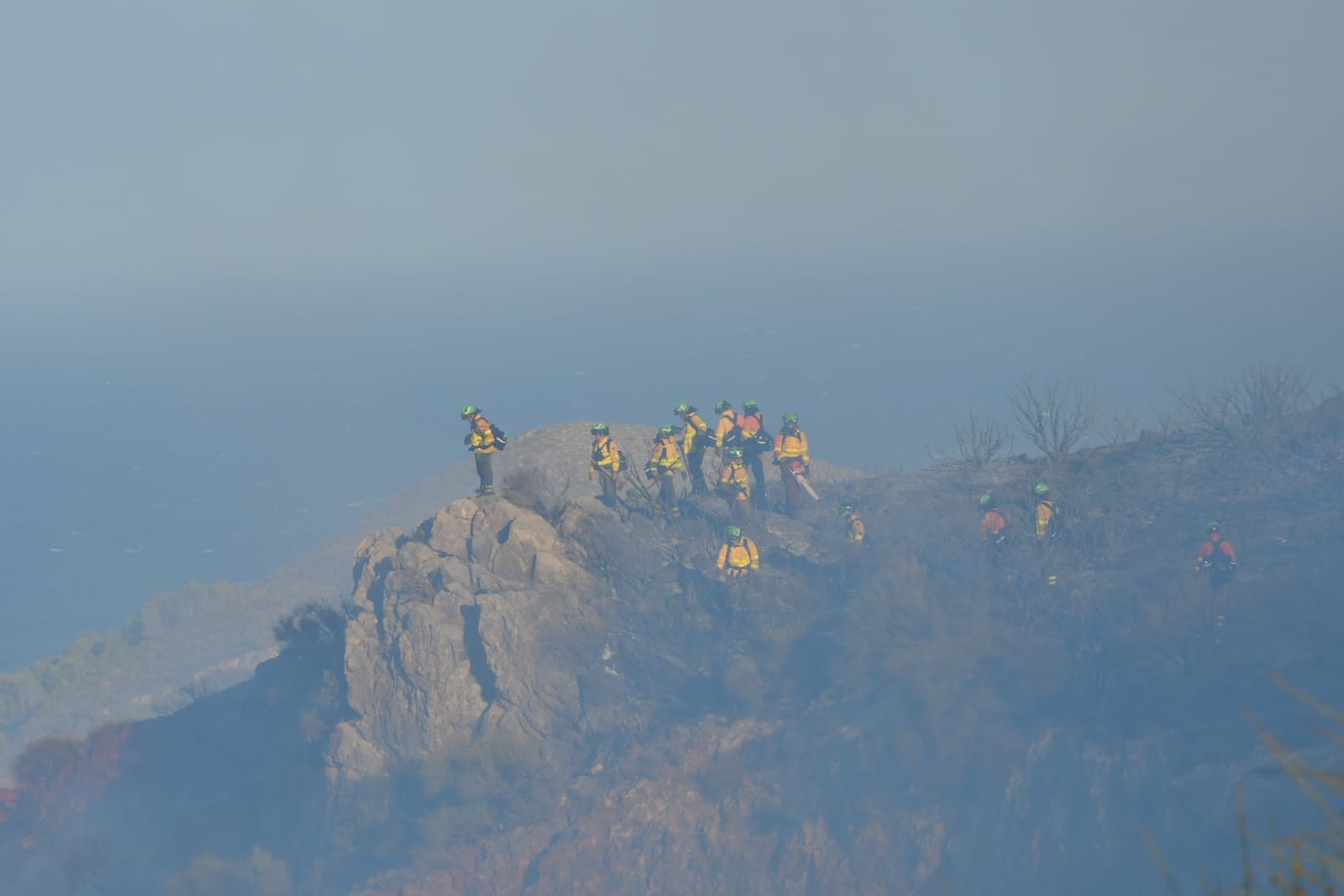 El Infoca ha desplazado a un amplio operativo para la extinción del incendio