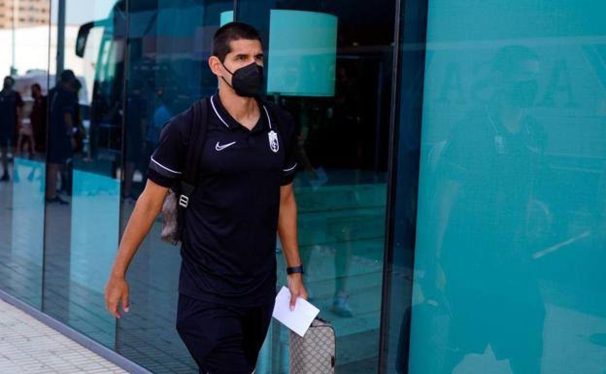 Abram en uno de los viajes con el Granada. 