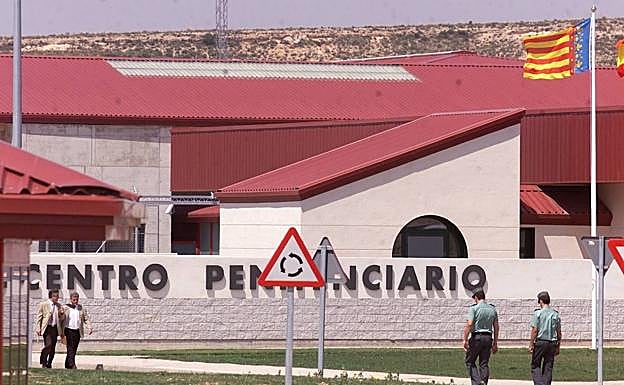 Investigan si funcionarios de la cárcel de Villena ordenaron pegar a una subdirectora