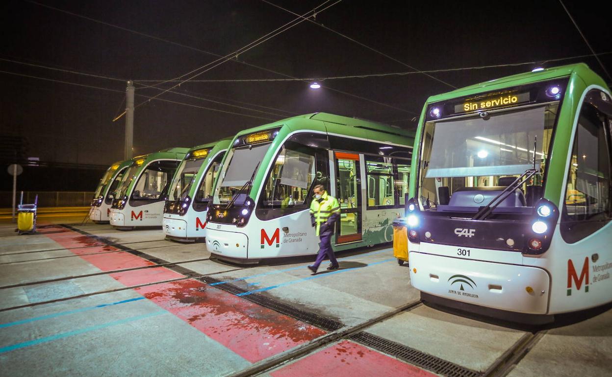 Entre las peticiones que hizo la Junta para Granada está la ampliación del recorrido del metro. 