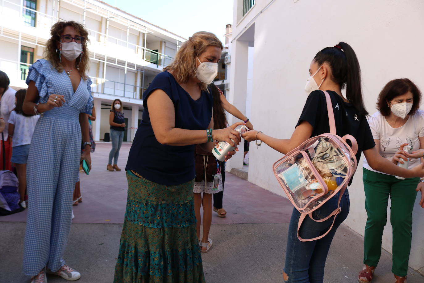 Fotos: Los alumnos de Jaén vuelven a clase con ilisión, seguridad y menos incertidumbre