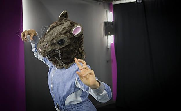 Una de las 'ratas' que actúa en 'Alma'. 