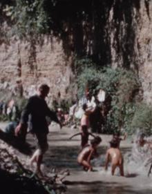 Imagen secundaria 2 - Los tres protagonistas, recordando algunas escenas del vídeo. 